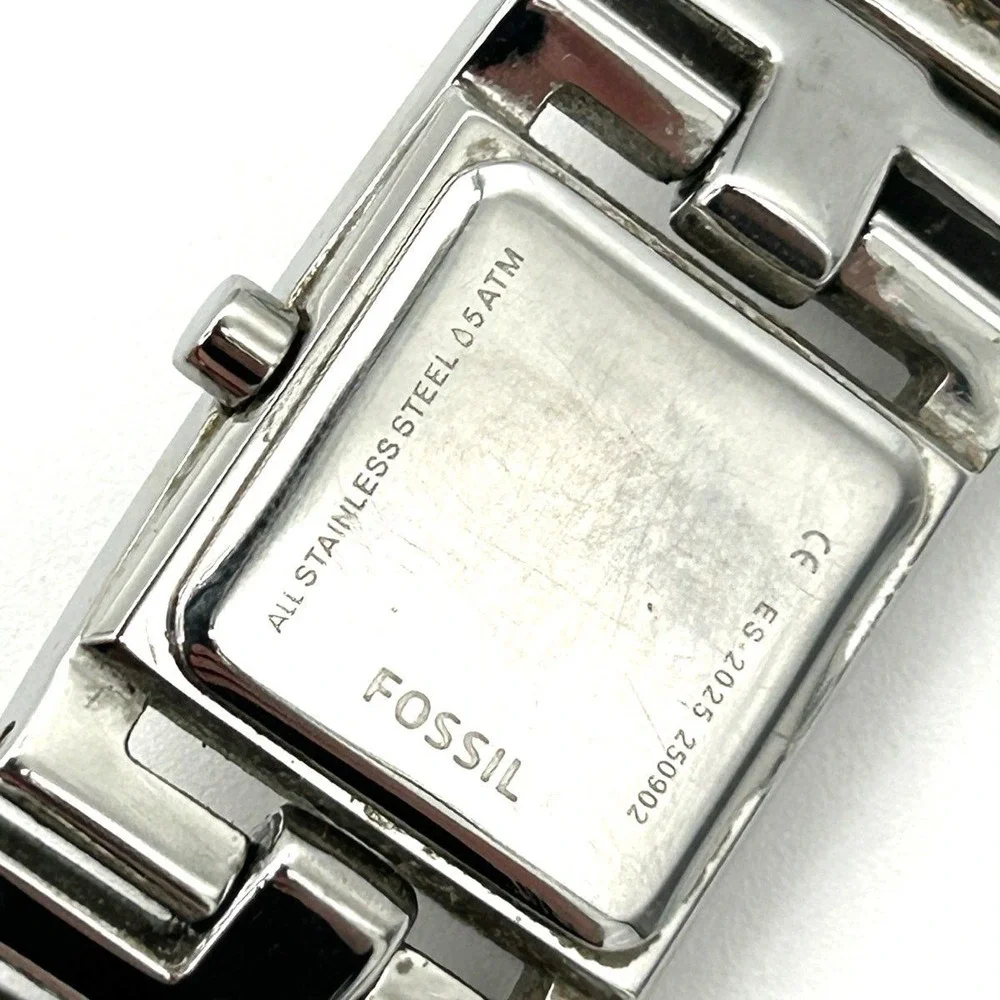 Vintage Y2K Fossil Women's Silver Stainless Steel Tank Watch ES-2025 Mesh Band